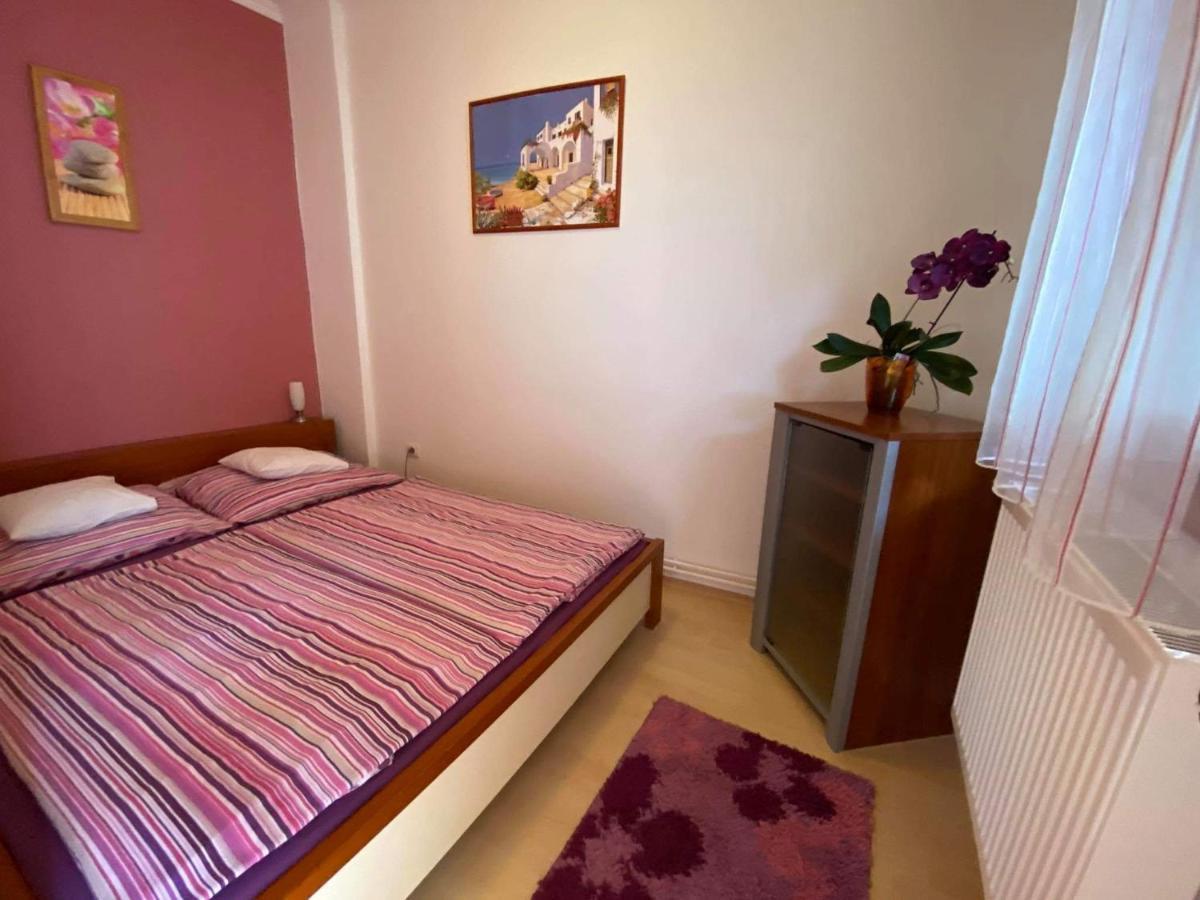 Hellasz Apartman Gyula Exterior photo