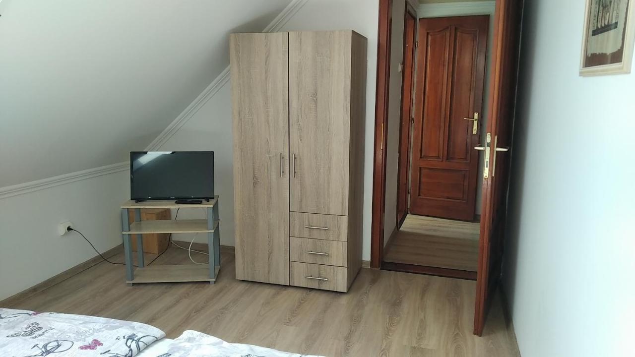 Hellasz Apartman Gyula Exterior photo