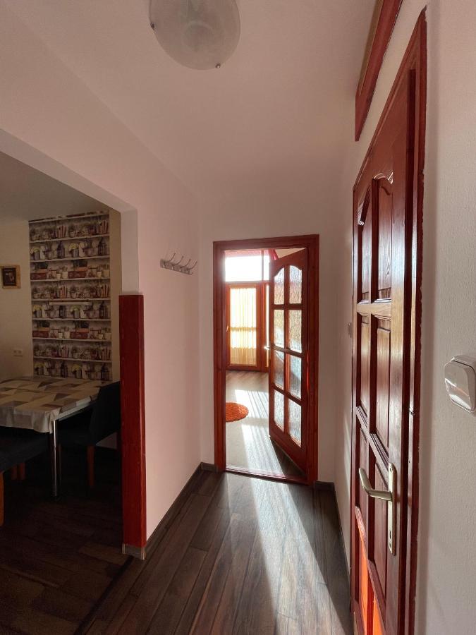 Hellasz Apartman Gyula Exterior photo