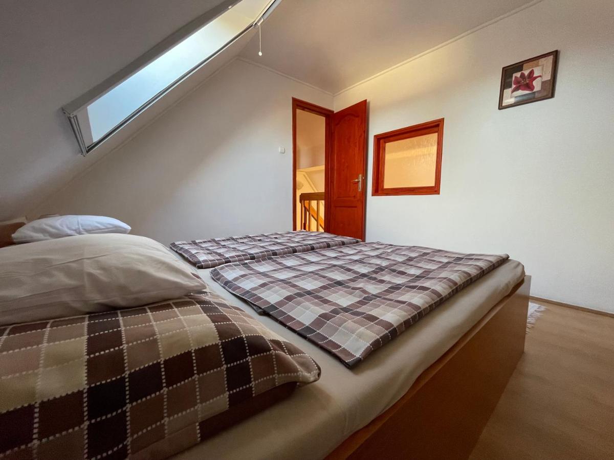 Hellasz Apartman Gyula Exterior photo
