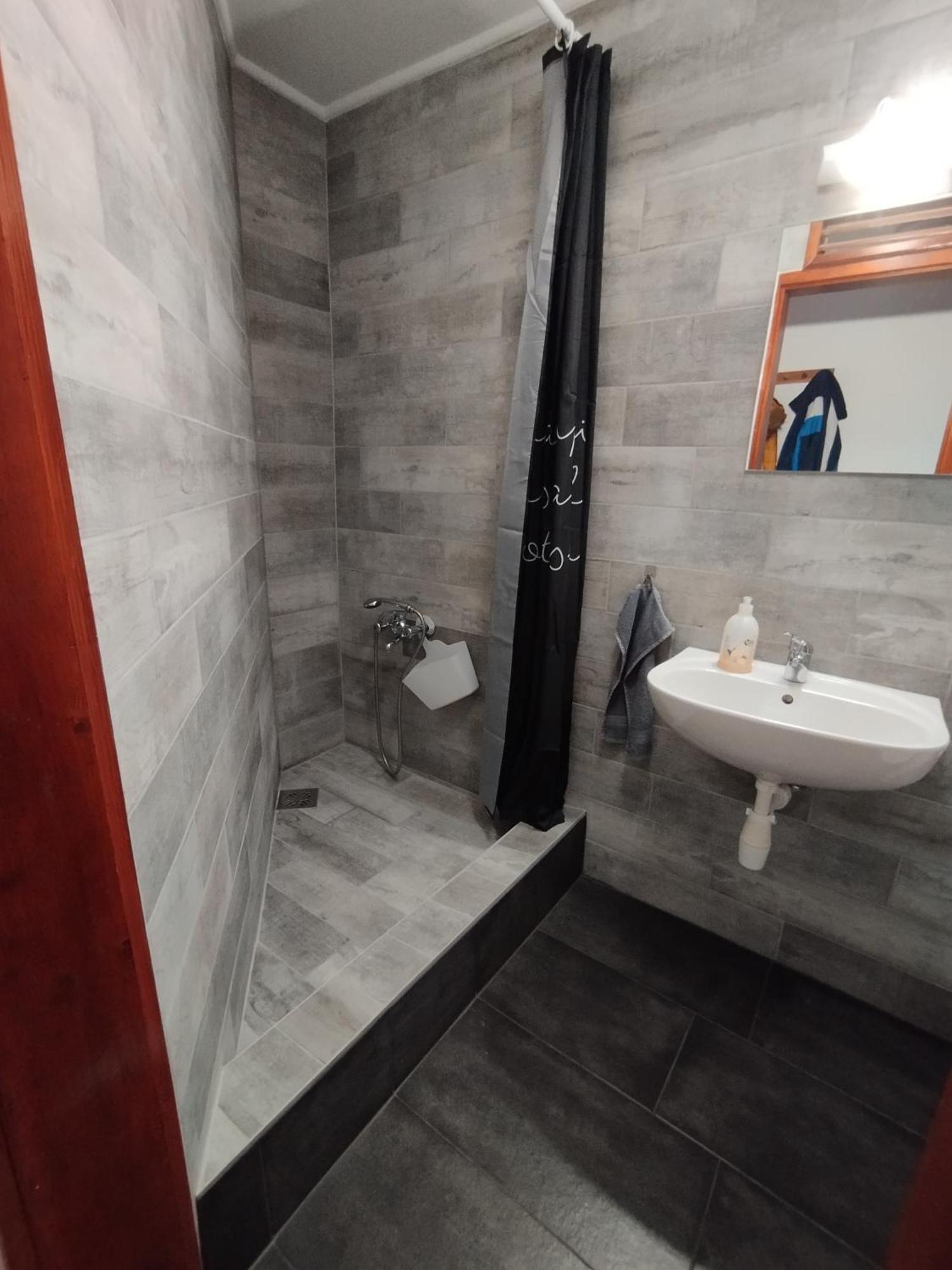 Hellasz Apartman Gyula Exterior photo